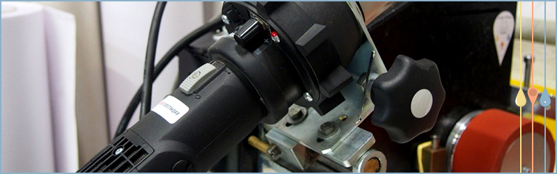 машина с колесиками, которая делает барбекю из баннеров